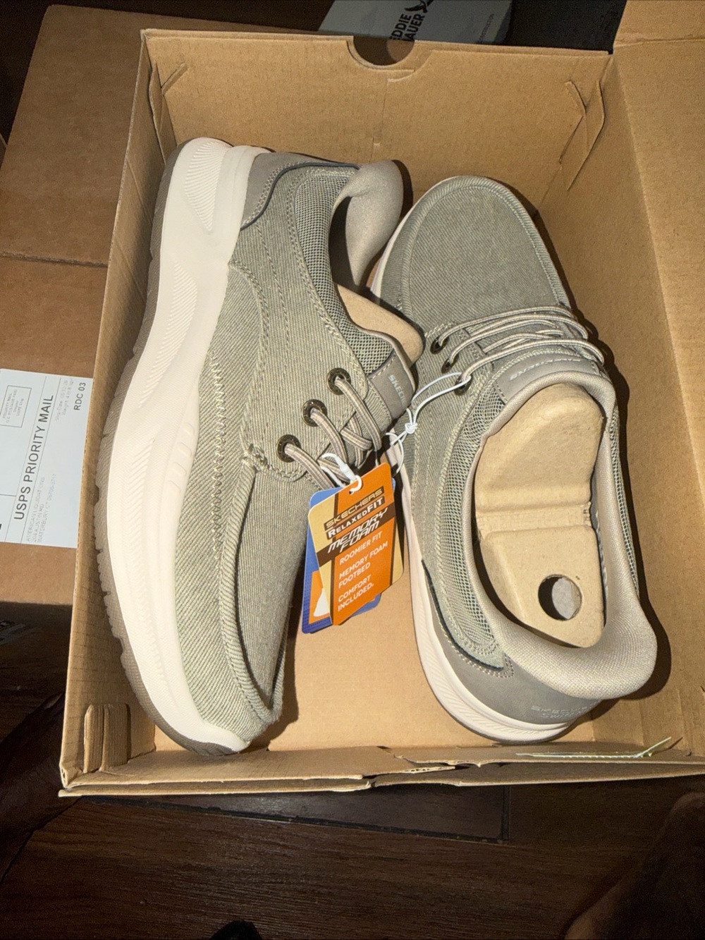 Skechers Men’s Canvas Swift Fit Shoe Taupe Size 9.5